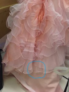 ドレスすそ